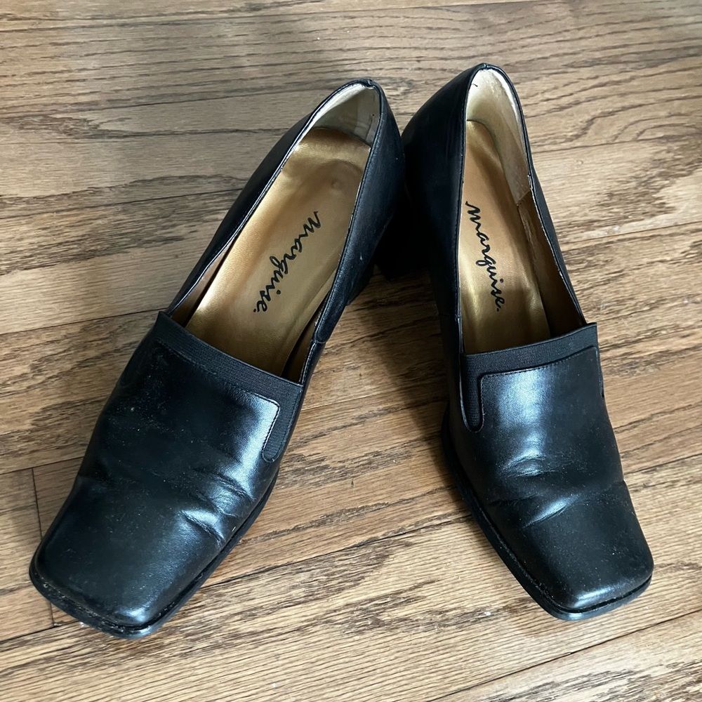 Vintage Marquise Black Leather Pumps with Square Toe and block heels, size 9 W